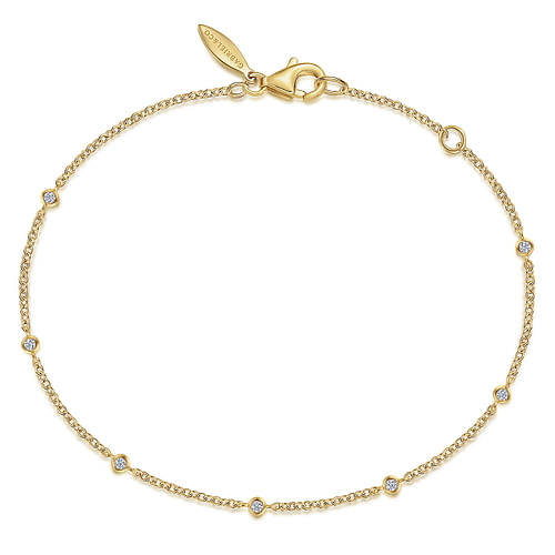Bezel Diamond Station Curb Link Bracelet in Yellow Gold, 0.08 cttw