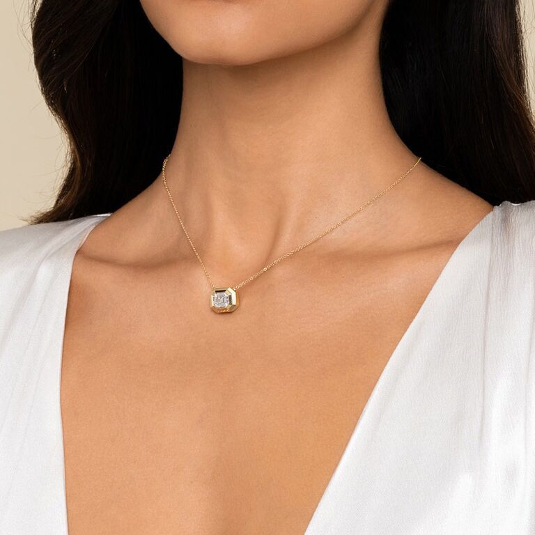 Emerald-Frame Diamond Cluster Pendant Necklace in 14k Yellow Gold