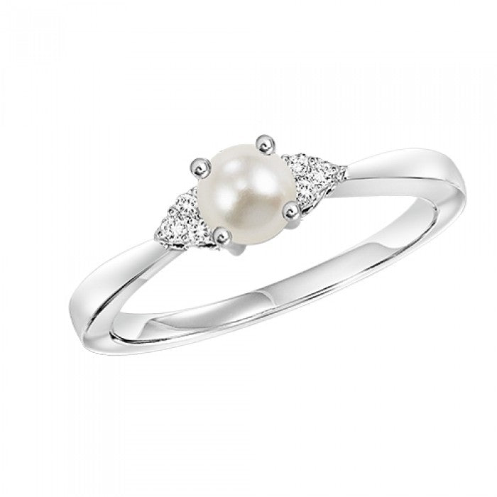 Pearl Ring with Trios of Side Diamonds